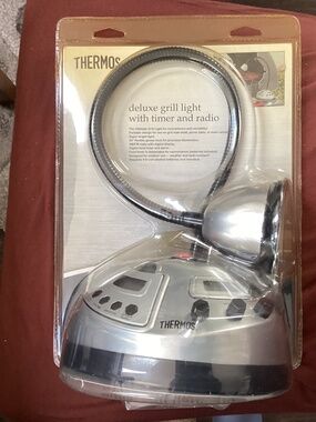 Thermos deluxe grill light with digital timer and AM/FM radio NEW